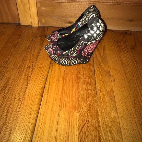 Shoes - Picture 2 of 2