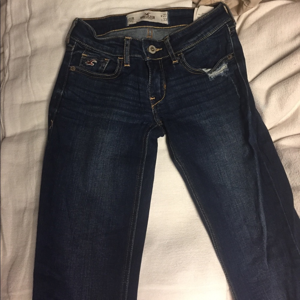 00R hollister dark wash jeans