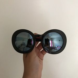 mirrored sunglasses