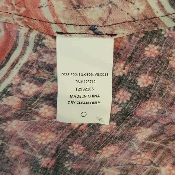 SALE! ⚡Silk Printed Top - Picture 7 of 7