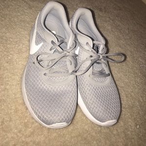 gray nike running shoes