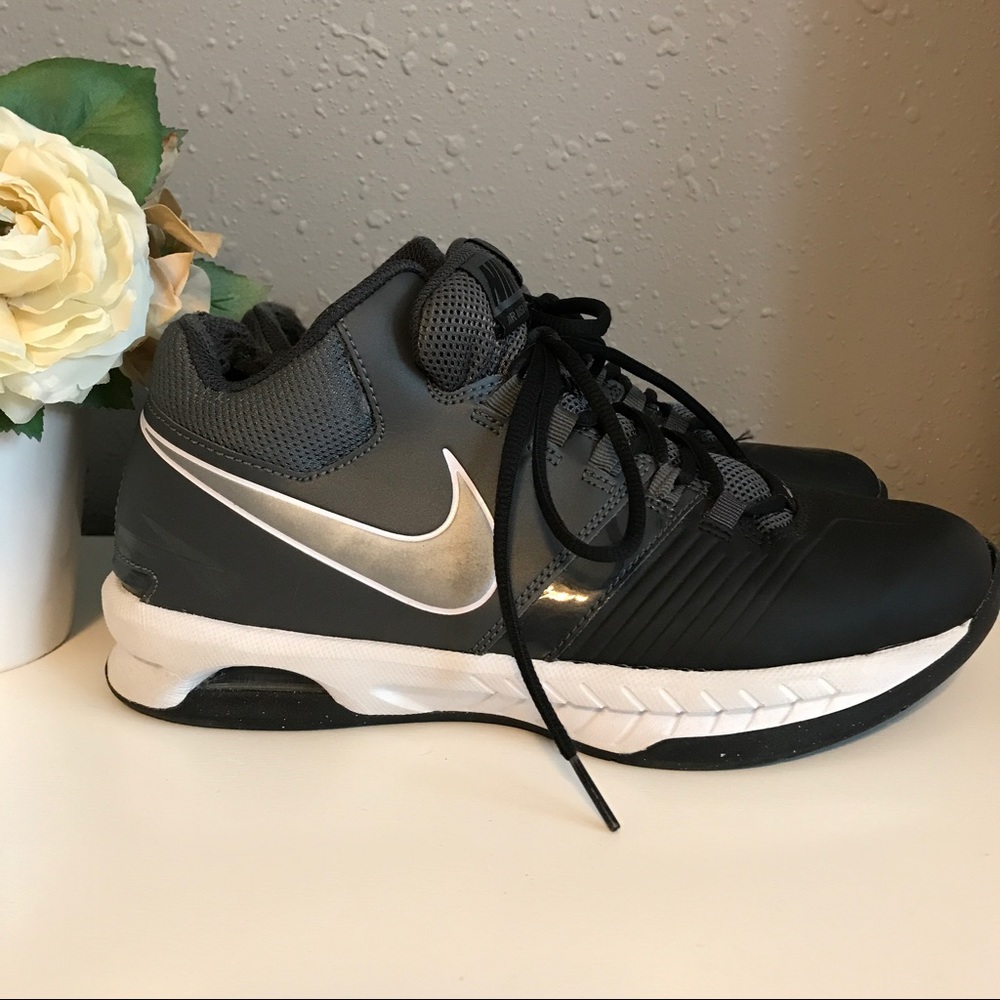 Nike Women's Air Visi Pro V Basketball Shoes