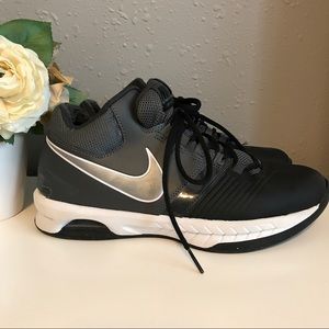 Nike Women's Air Visi Pro V Basketball Shoes