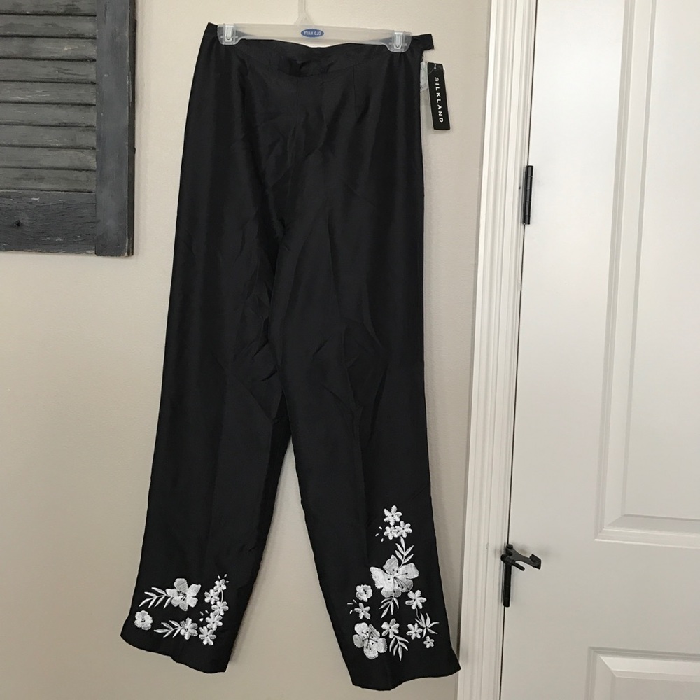 🆕 💋 NWT silk pants