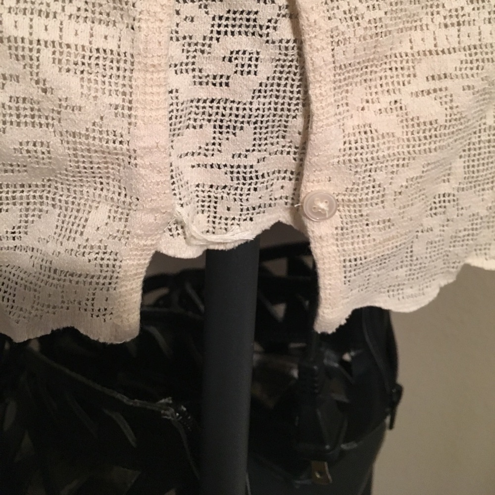 Lace Blouse - Picture 4 of 4
