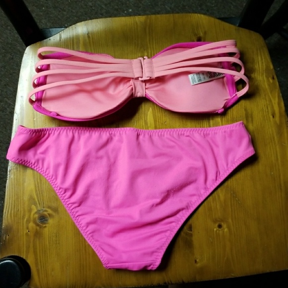 Bikini - Picture 2 of 2