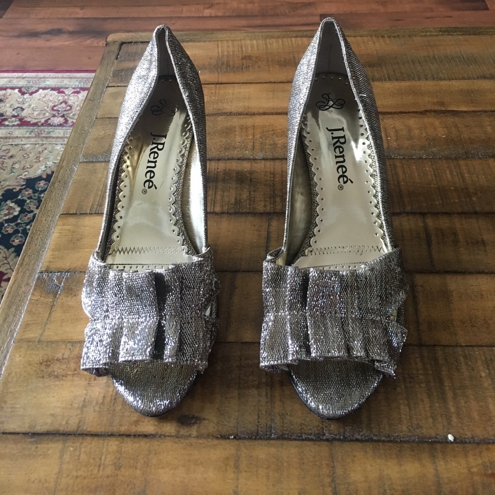 J. Reneé gold sparkly heels - Picture 1 of 3