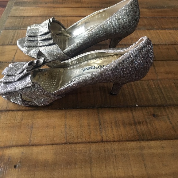 J. Reneé gold sparkly heels - Picture 2 of 3