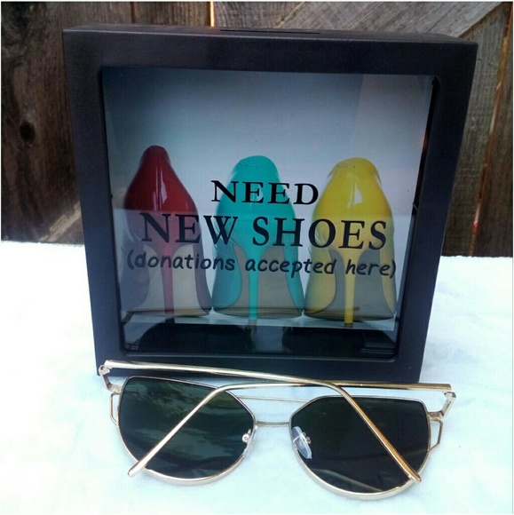 Cat Eye Sunnies - Picture 3 of 4