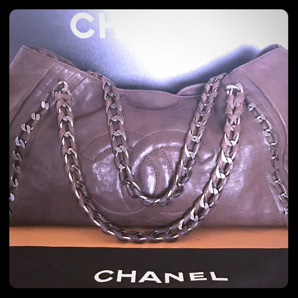 SALE Gorgeous Authentic XL Chanel modern chain bag