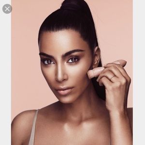 KKW Creme Contour and Highlight sticks (Med.Shade)