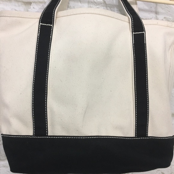 Lands&#39; End - Lands end classic canvas beach tote from ! rissah&#39;s closet on Poshmark