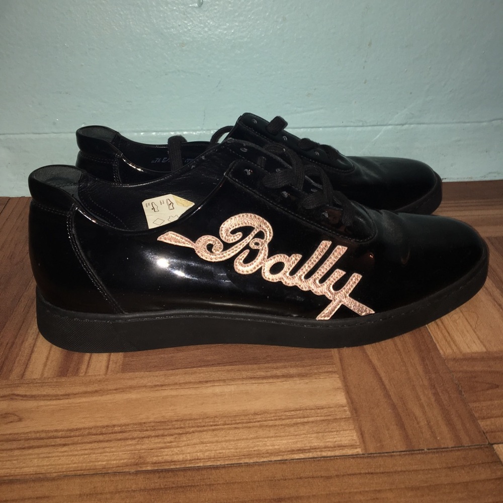 MENS BALLY PATENT LEATHER SNEAKER