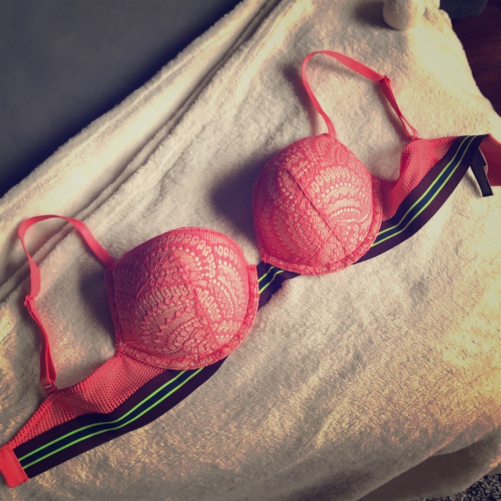 Victoria's Secret Bombshell Plunge Bra