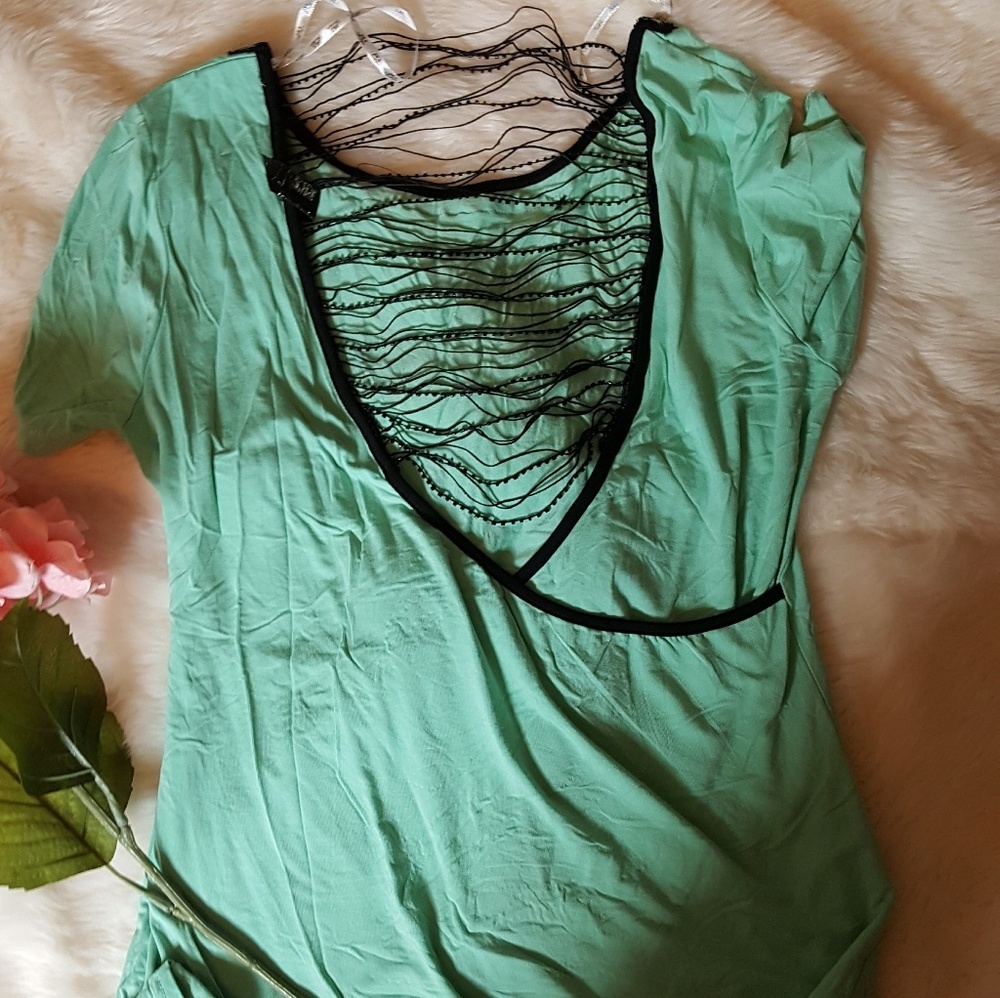 BKE Boutique NWOT top with beaded open back - Picture 4 of 4