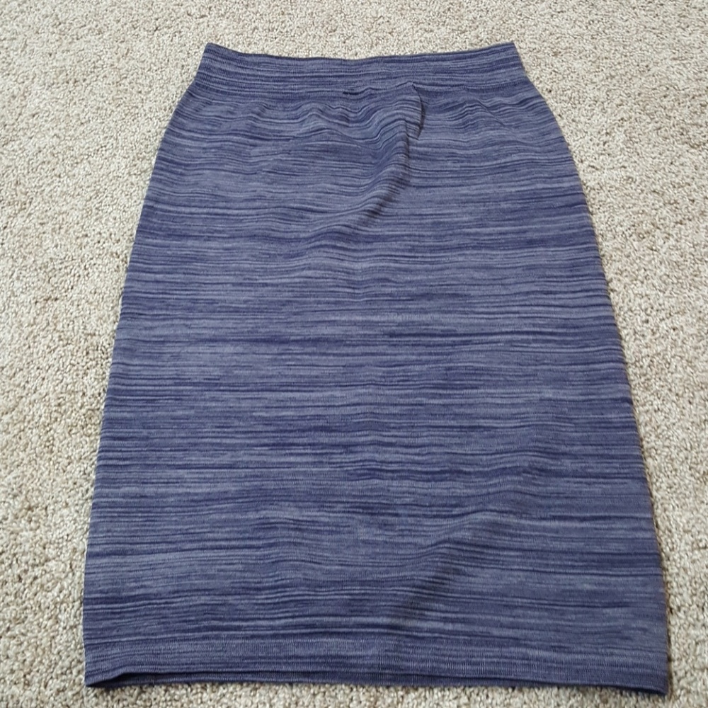 Stretchy pencil skirt