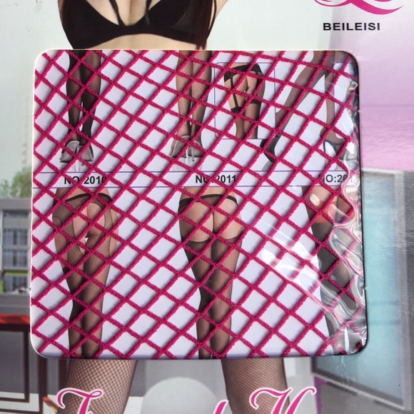 🌺 Fuchsia Fishnets - Picture 3 of 3