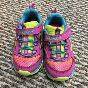 Sketchers toddler size 6