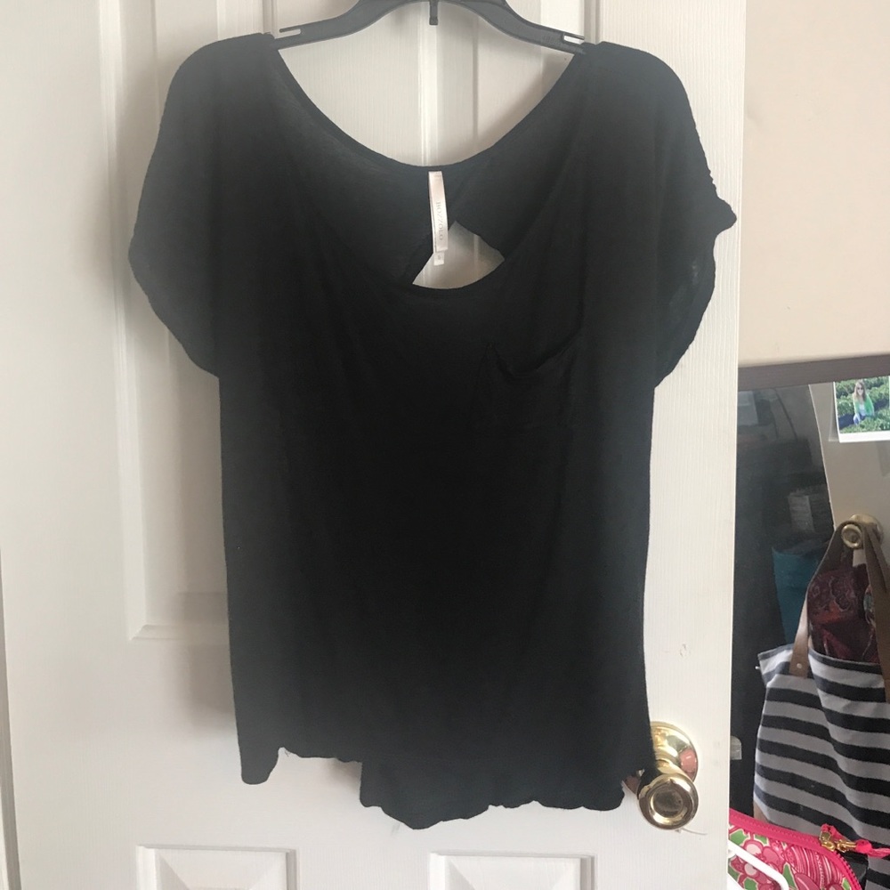 Size small black shirt