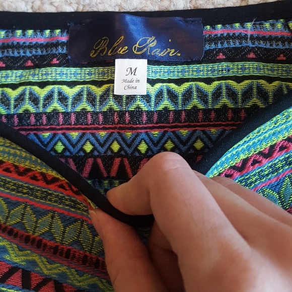 BEAUTIFUL Woven Mini Skirt (would fit size 6) - Picture 4 of 5