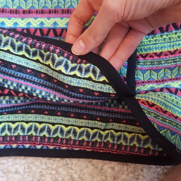 BEAUTIFUL Woven Mini Skirt (would fit size 6) - Picture 5 of 5