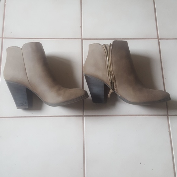 Shoes - Ankle boots