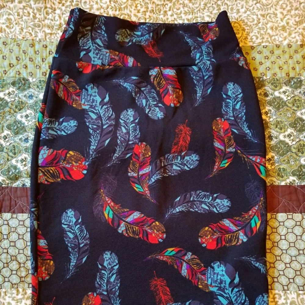 Lularoe XS Cassie skirt, black with feathers