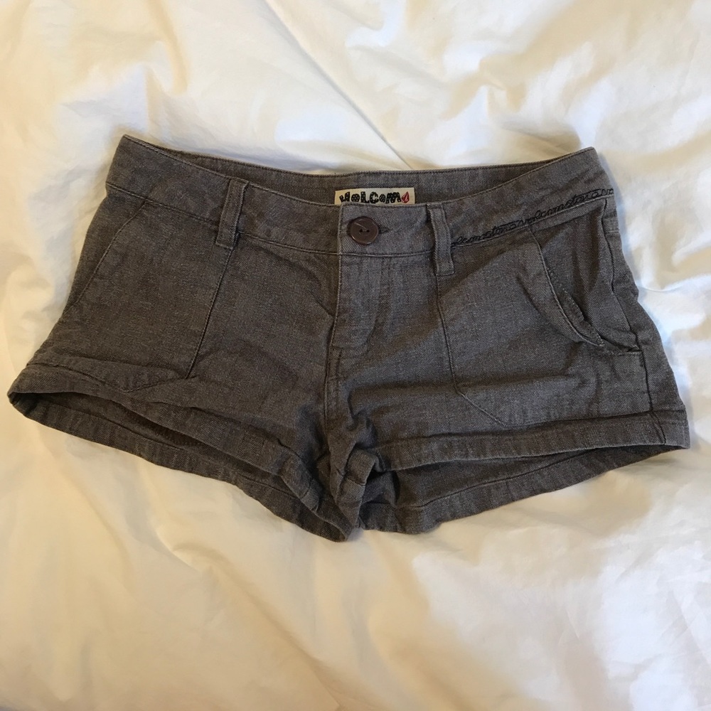Volcom brown shorts size 1