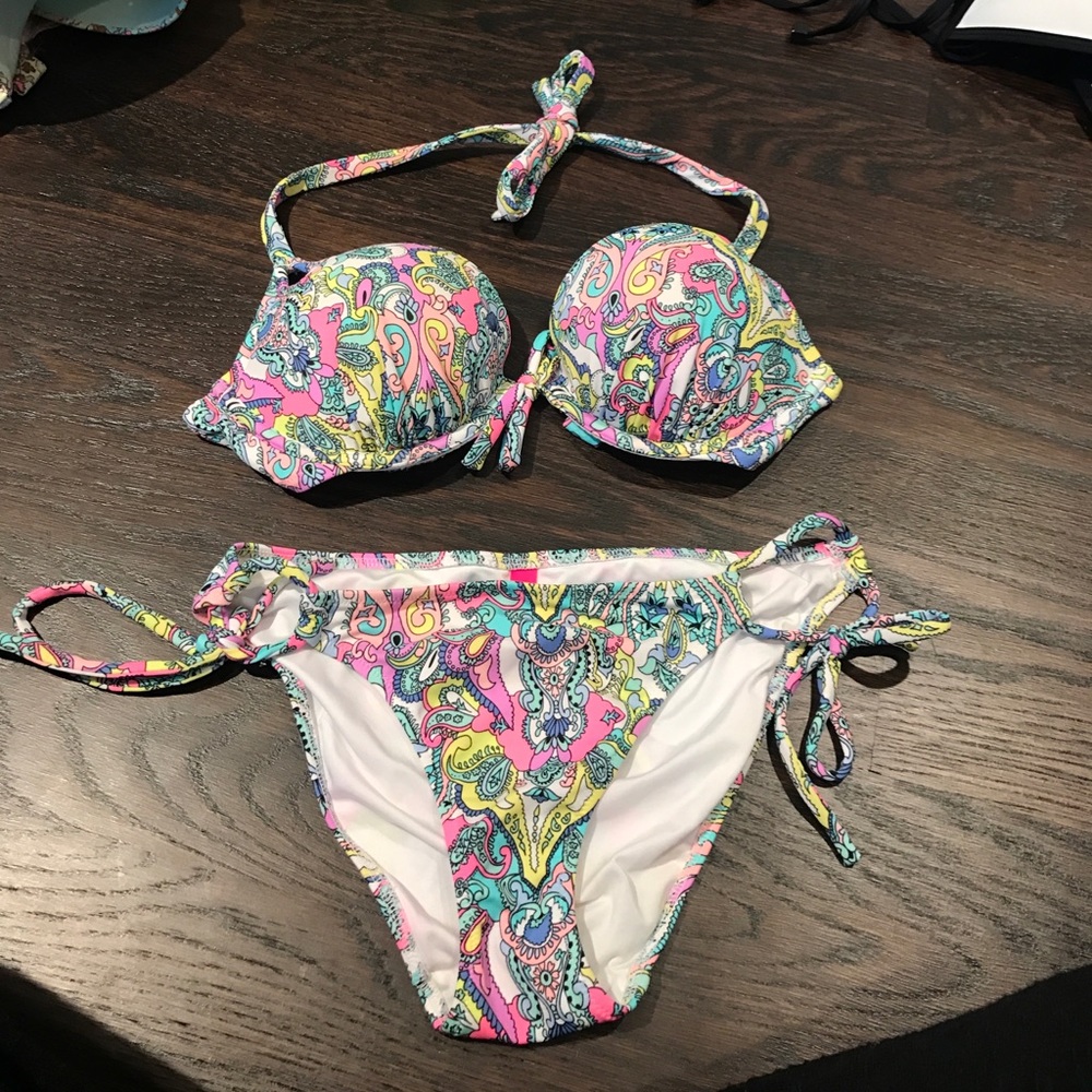 VICTORIA SECRET BATHING SUIT