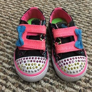 Sketchers toddler size 6 tennis shoes