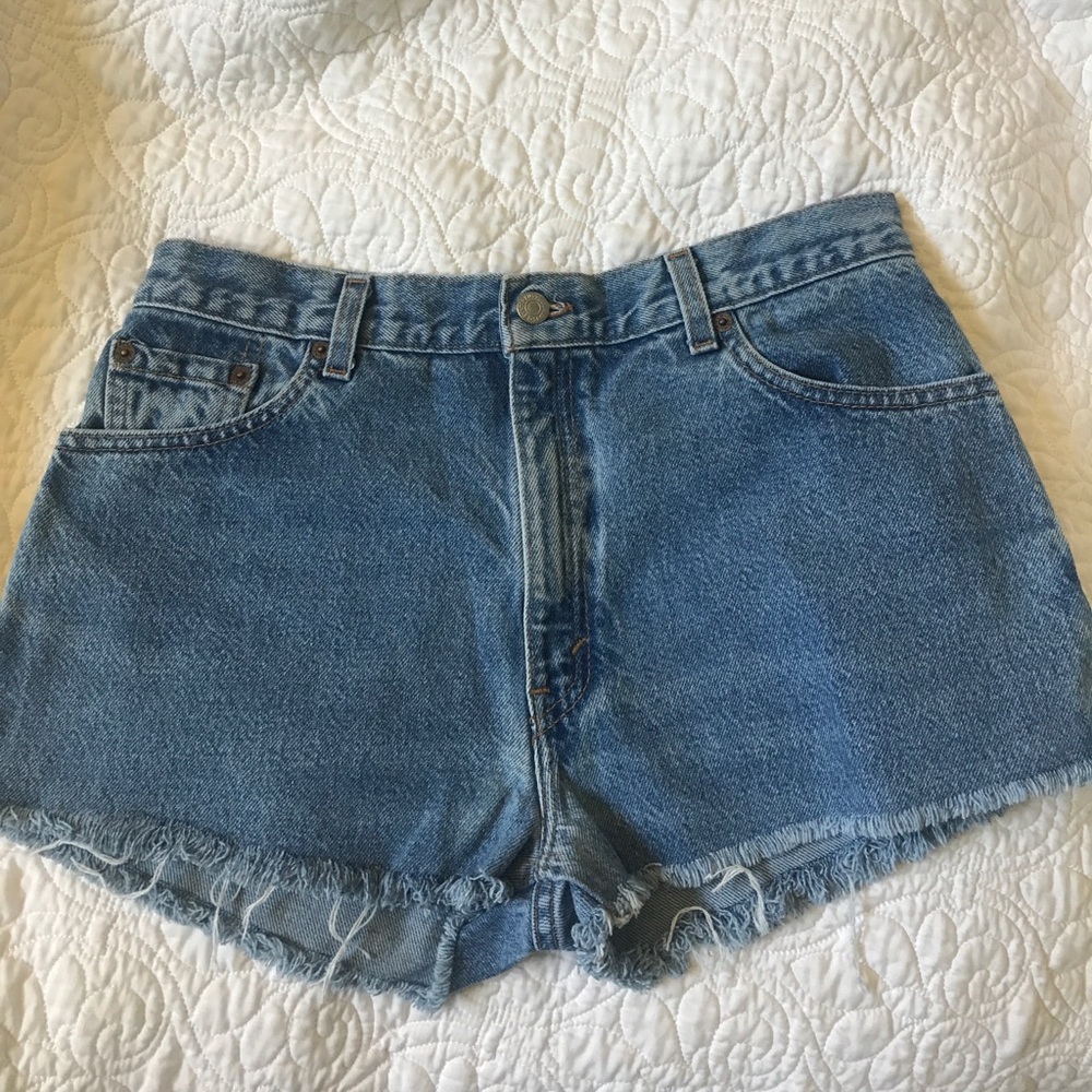 Vintage Levi's High-waisted Shorts