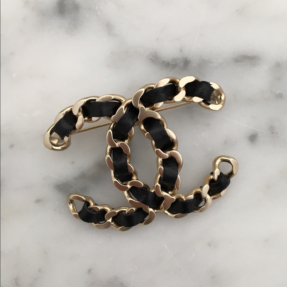 ✖️ SOLD ✖️ Chanel Chain Brooch