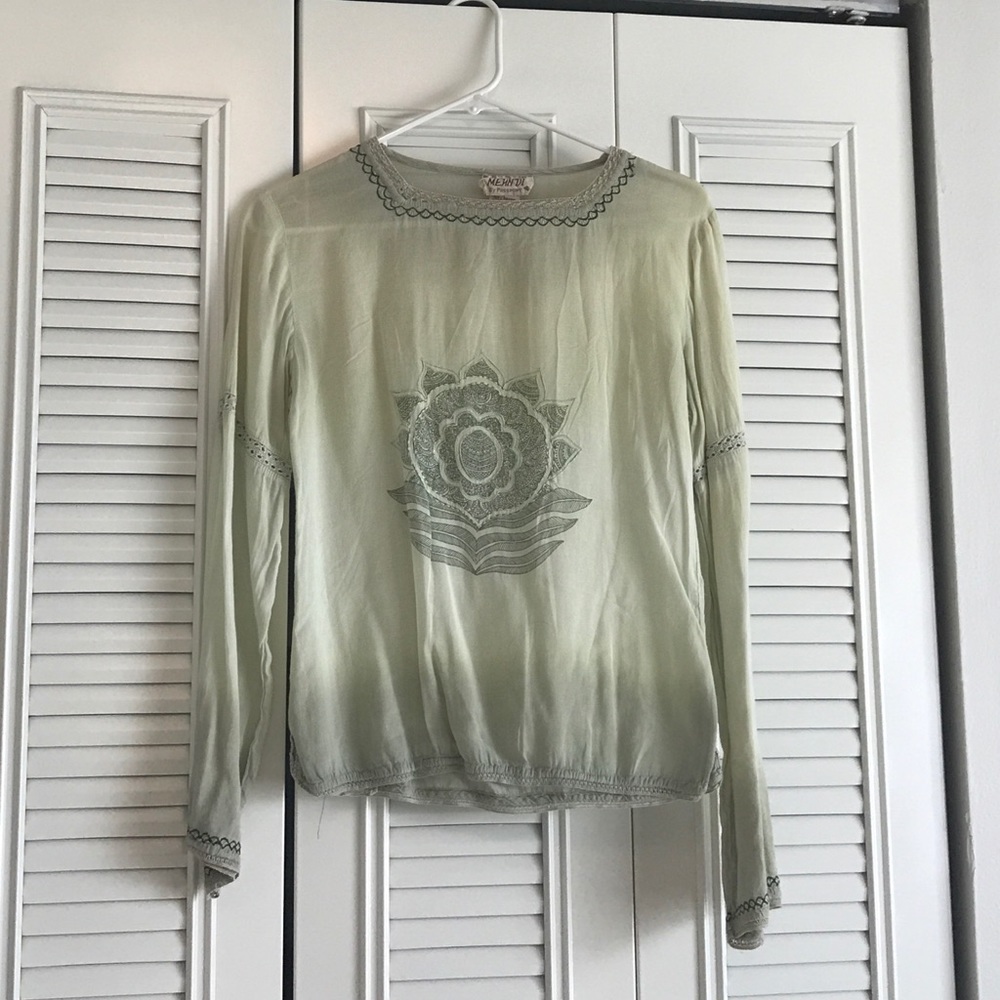Green cotton Blend shirt w/ flower design , SMALL