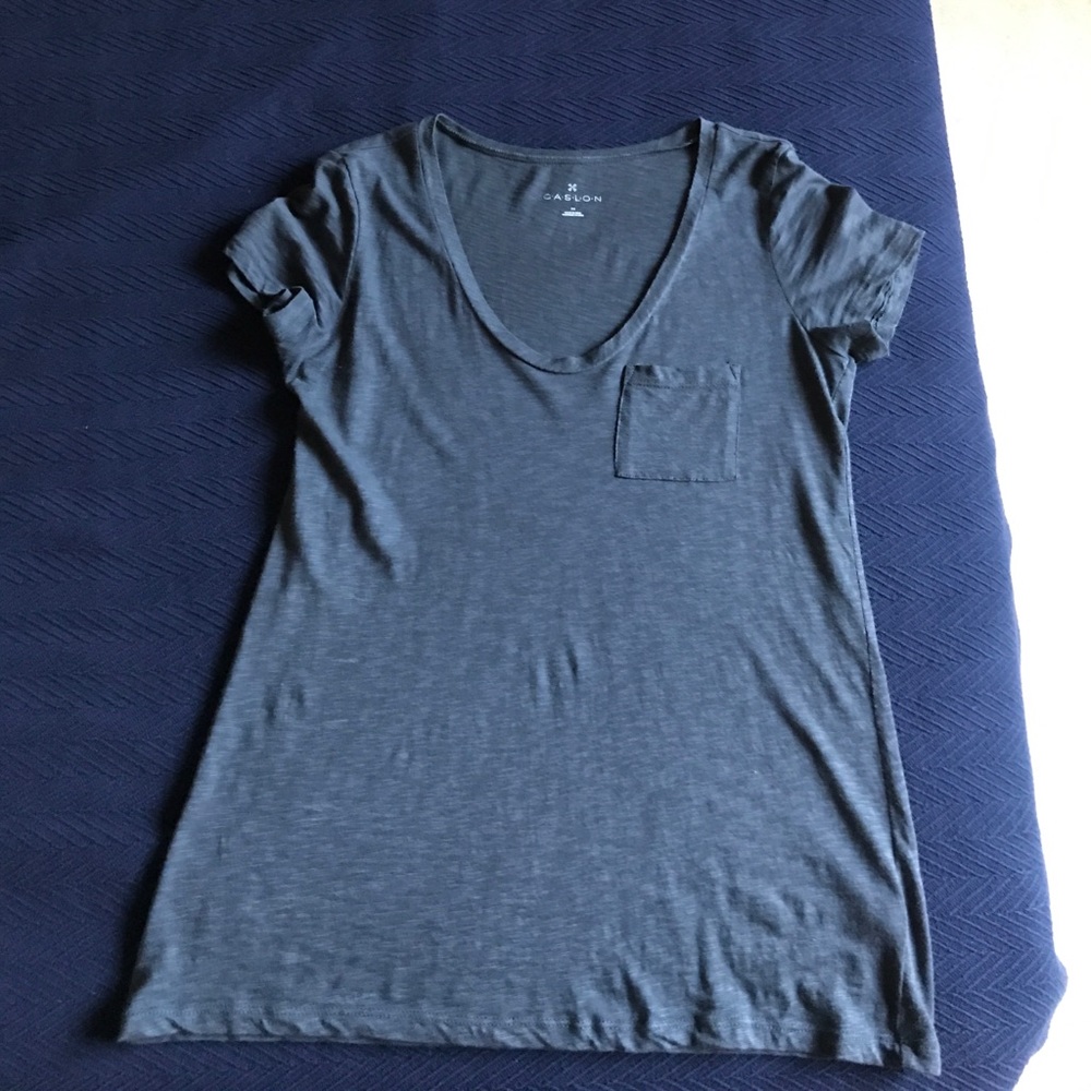 Grey short sleeve t-shirt