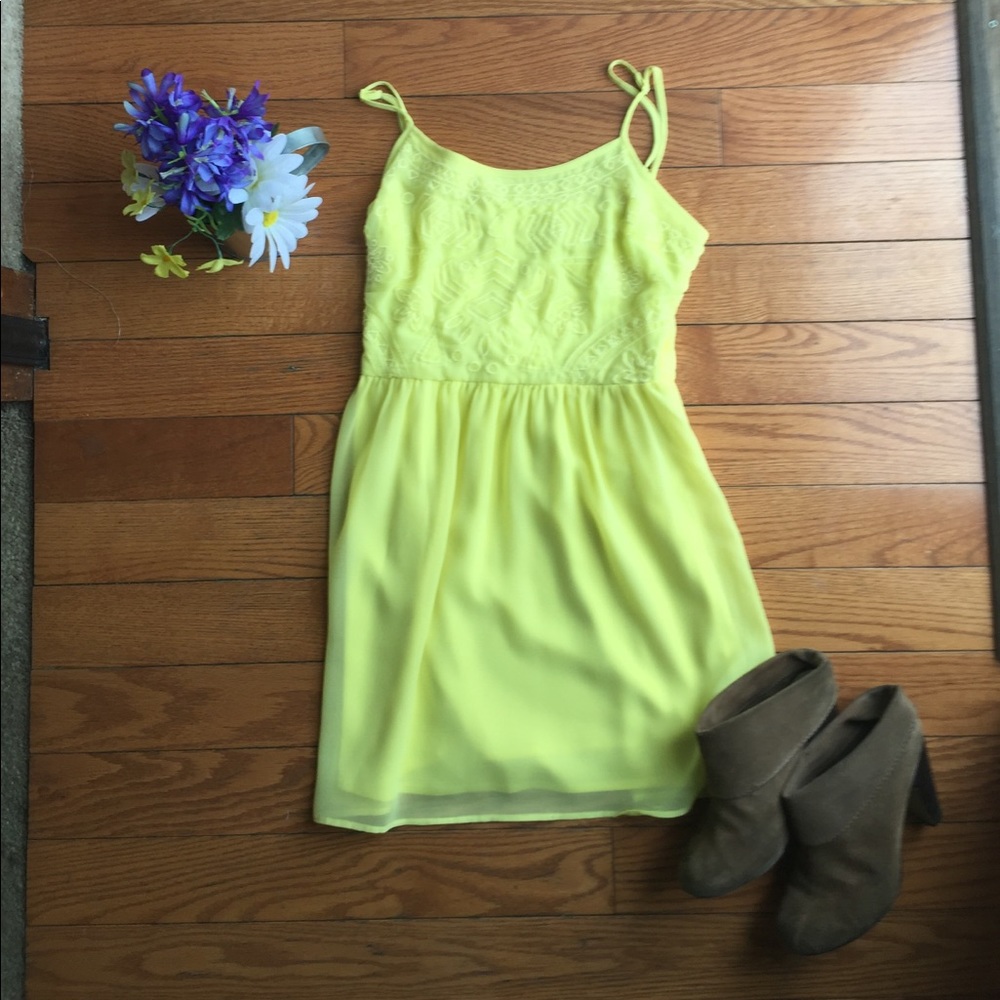 🌿{5 for $25}  ✨HP✨ Yellow Mini Sundress ☀️