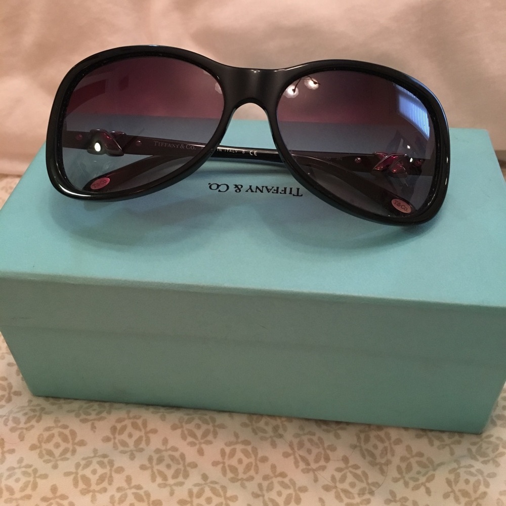Tiffany signature sunglasses