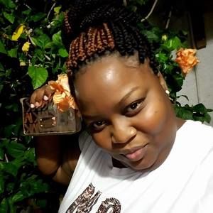 Meet your Posher, Simone