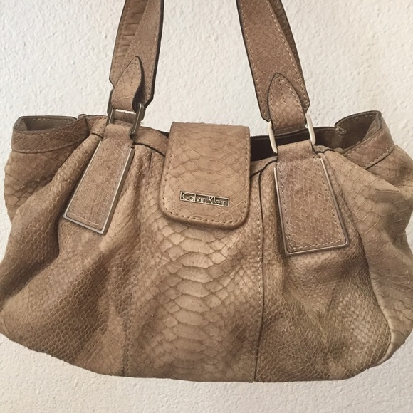Calvin Klein Handbags - Calvin Klein purse