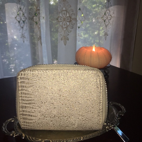 Small Nude Wallet - Picture 1 of 4