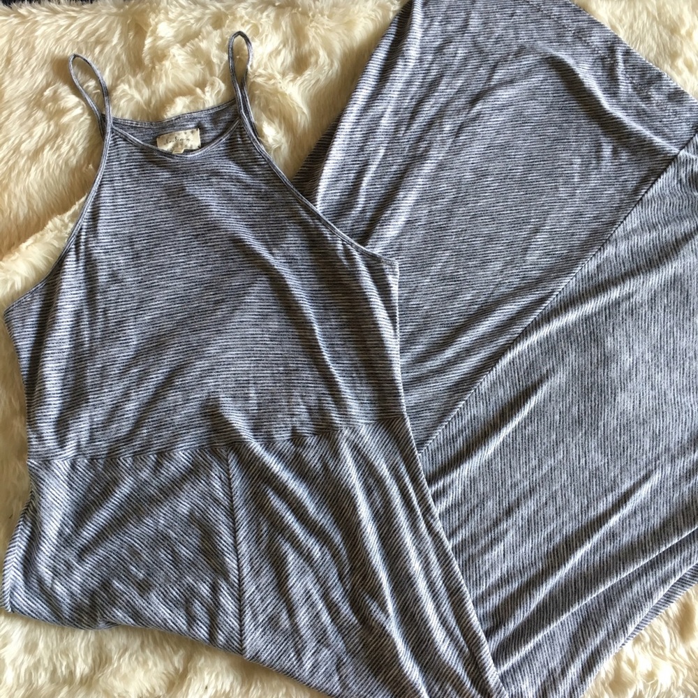 🌙Lou & Grey LOFT Soft Gray Patterned Maxi Dress🌙