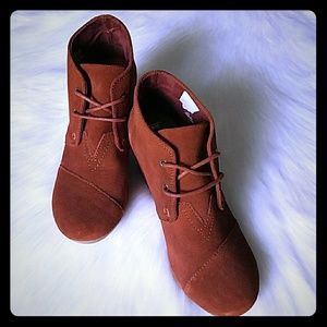 TOMS Desert Suede Wedge Booties