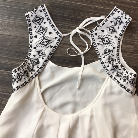 BCBG white embroidered yoke dress - Picture 3 of 6