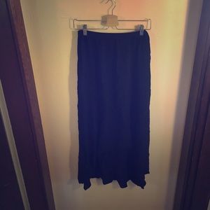 Plain black high-low maxi skirt