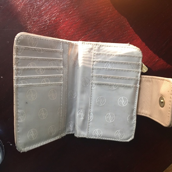 Worn Nude Wallet - Picture 2 of 7