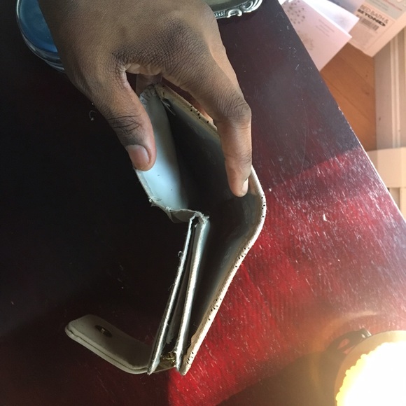 Worn Nude Wallet - Picture 3 of 7