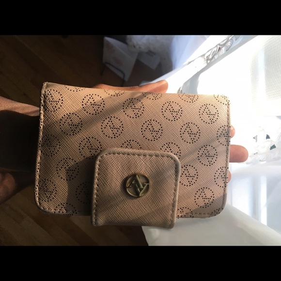 Worn Nude Wallet - Picture 6 of 7