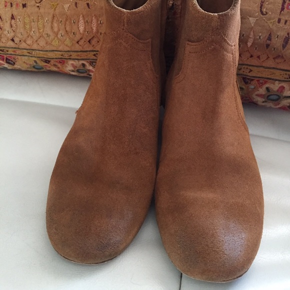 Iconic. Isabel Marant Dicker Boots!