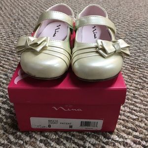 Nina toddler size 8 ivory patent dress shoes