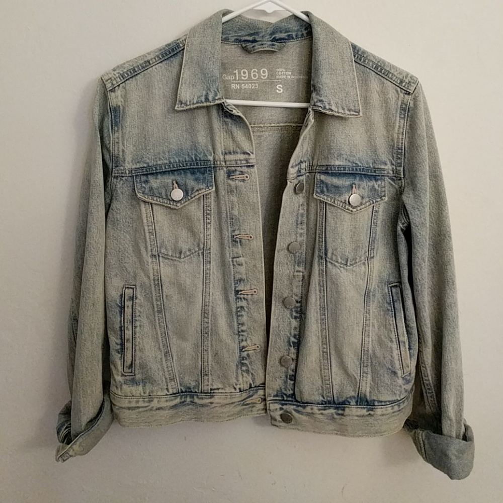 Lightwash jean jacket