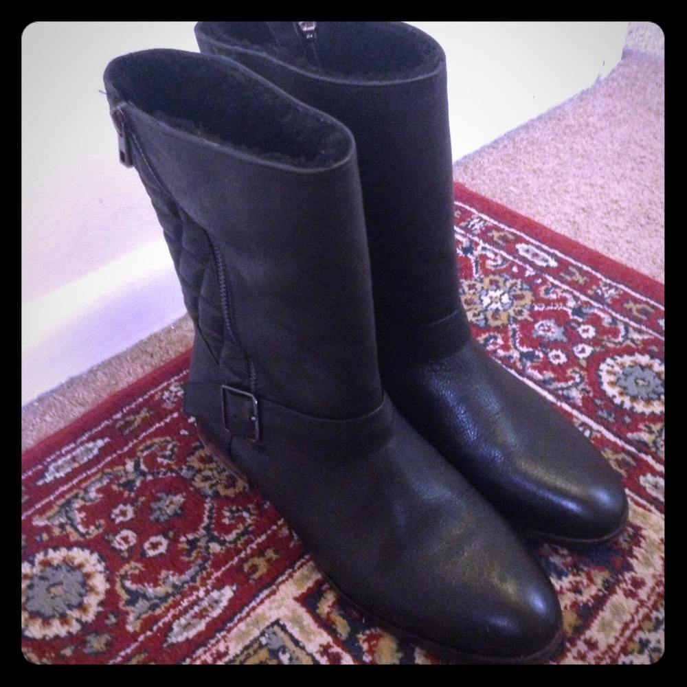 FLASH SALE! Mid Calf Leather Ann Taylor Boots